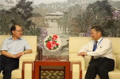 江苏省工商局公平交易局副局长马毅考察隆力奇，探讨直销规范与行业健康发展